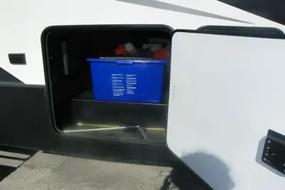2018 Dutchmen Voltage V3605 photo 35