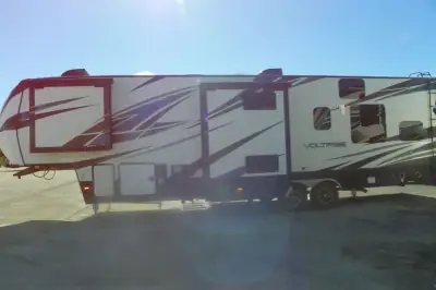2018 Dutchmen Voltage V3605 photo 5