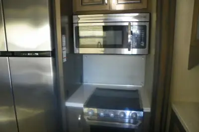 2018 Dutchmen Voltage V3605 photo 19