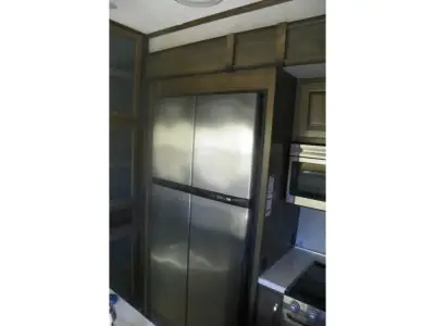 2018 Dutchmen Voltage V3605 photo 21