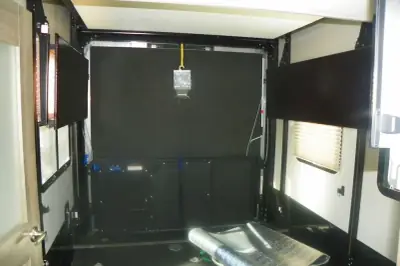 2018 Dutchmen Voltage V3605 photo 13