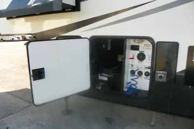 2018 Dutchmen Voltage V3605 photo 33