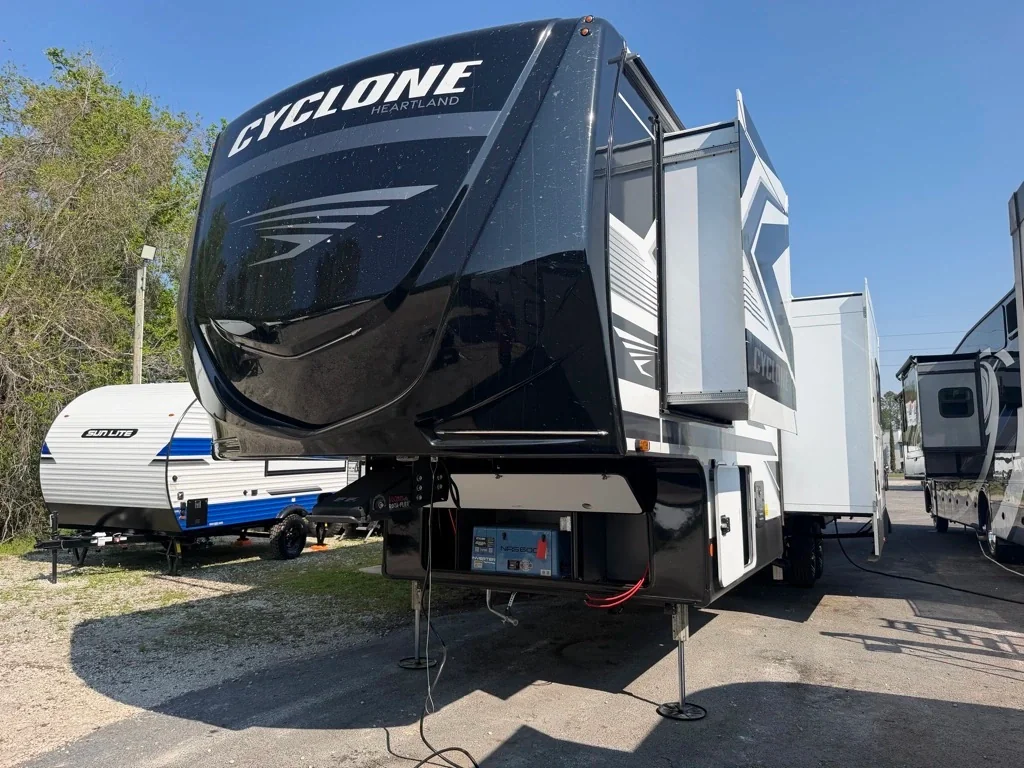 2026 Heartland CYCLONE 3511 exterior