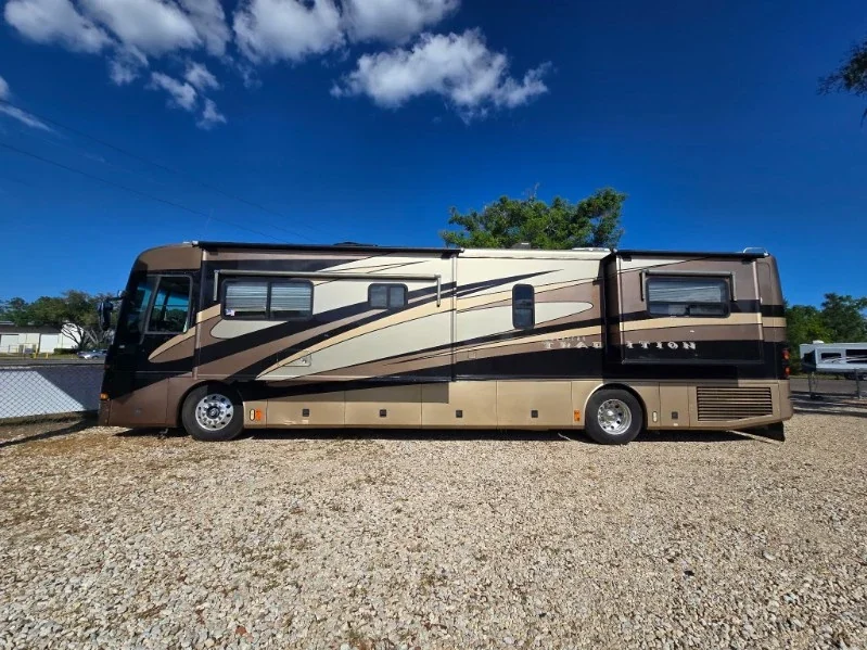 2004 Fleetwood AMERICAN TRADITION 40Q exterior