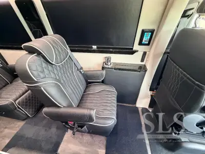 2026 Midwest Automotive Designs Luxe Cruiser D6 AWD photo 26