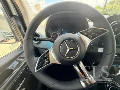 2026 Midwest Automotive Designs Luxe Cruiser D6 AWD photo 14