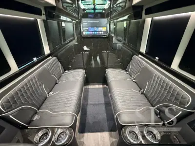 2026 Midwest Automotive Designs Luxe Cruiser D6 AWD photo 35