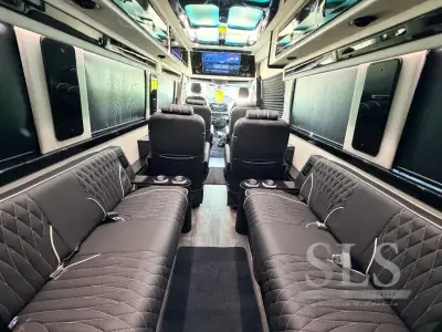2026 Midwest Automotive Designs Luxe Cruiser D6 AWD photo 41