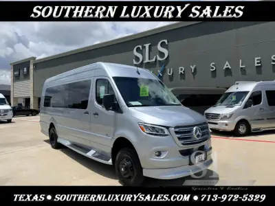 2026 Midwest Automotive Designs Luxe Cruiser D6 AWD
