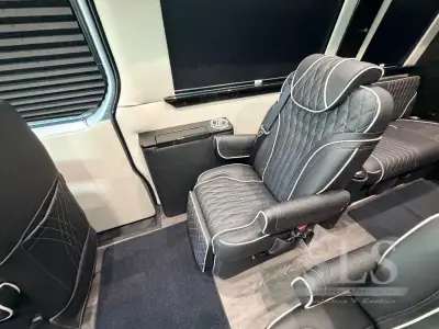 2026 Midwest Automotive Designs Luxe Cruiser D6 AWD photo 31