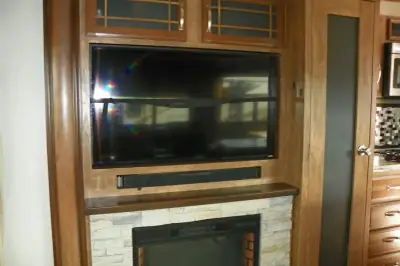 2018 Keystone Montana 3811MS photo 10