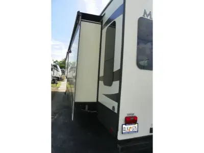 2018 Keystone Montana 3811MS photo 8