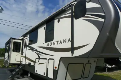 2018 Keystone Montana 3811MS photo 7