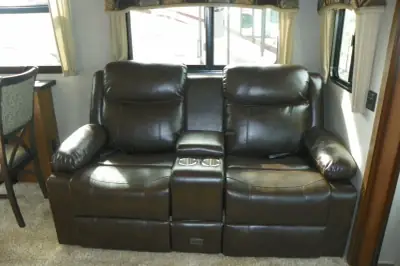 2018 Keystone Montana 3811MS photo 17