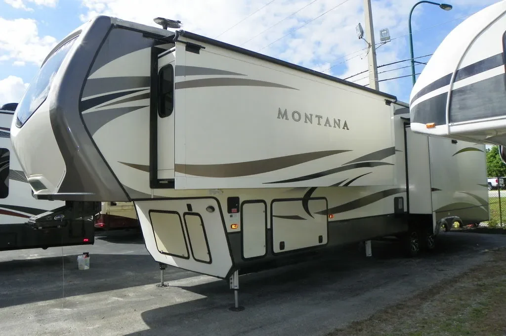 2018 Keystone Montana 3811MS exterior