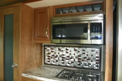 2018 Keystone Montana 3811MS photo 16