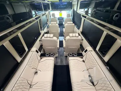 2026 Midwest Automotive Designs Luxe Cruiser D6 photo 39