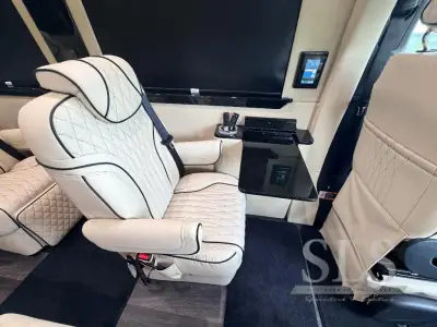 2026 Midwest Automotive Designs Luxe Cruiser D6 photo 23