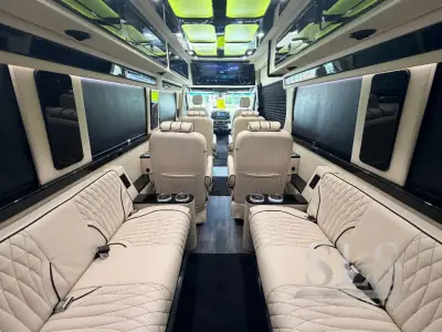 2026 Midwest Automotive Designs Luxe Cruiser D6 photo 38