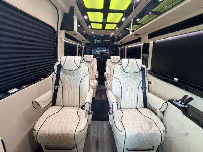 2026 Midwest Automotive Designs Luxe Cruiser D6 photo 20