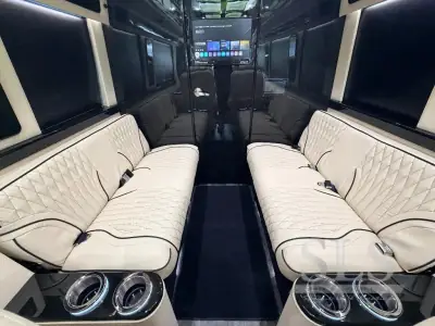 2026 Midwest Automotive Designs Luxe Cruiser D6 photo 31