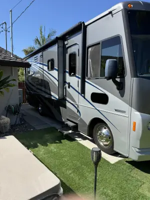 2016 WINNEBAGO VISTA LX photo 2
