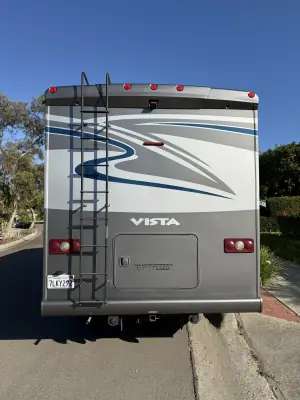 2016 WINNEBAGO VISTA LX photo 4