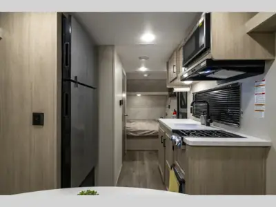 2027 Coachmen Catalina Summit Series 7 154RDX photo 17