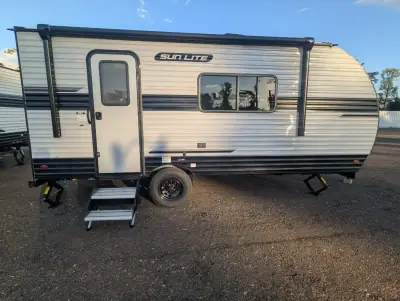 2026 Sunset Park Sun Lite LTD 19RK LTD