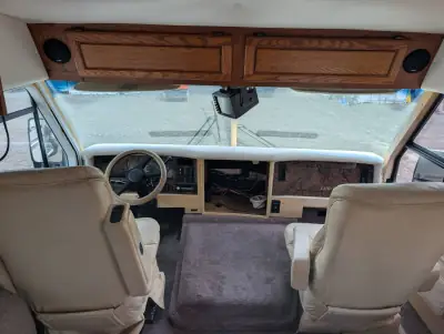 1999 Airstream Land Yacht 30J photo 5