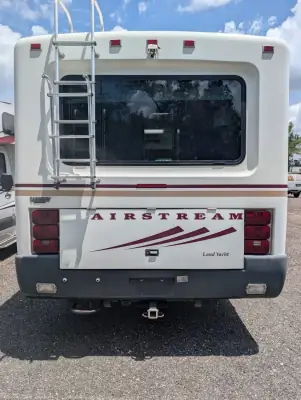 1999 Airstream Land Yacht 30J photo 3