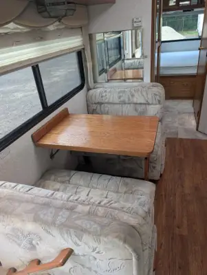 1999 Airstream Land Yacht 30J photo 11