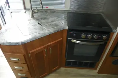 2021 Lance Lance Travel Trailers 2465 photo 13