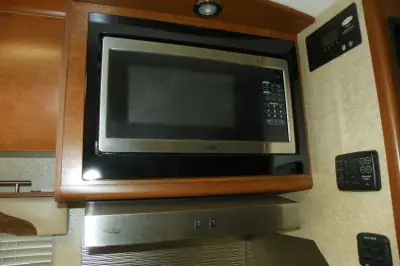 2021 Lance Lance Travel Trailers 2465 photo 14