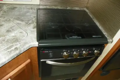 2021 Lance Lance Travel Trailers 2465 photo 15