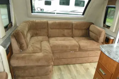 2021 Lance Lance Travel Trailers 2465 photo 12
