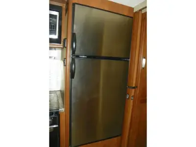 2021 Lance Lance Travel Trailers 2465 photo 16