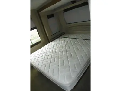 2021 Lance Lance Travel Trailers 2465 photo 18