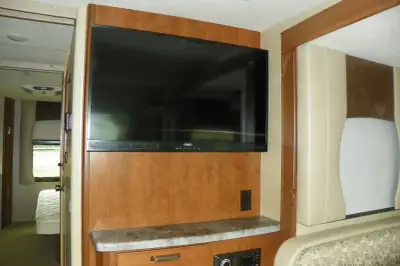 2021 Lance Lance Travel Trailers 2465 photo 10