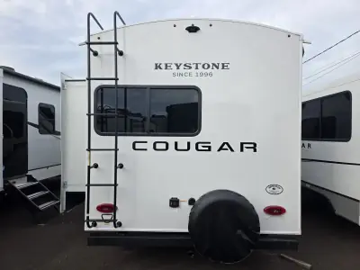 2026 Keystone Cougar Half-Ton East 22MLS photo 5