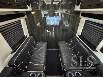 2026 Midwest Automotive Designs Luxe Cruiser D4 AWD photo 19