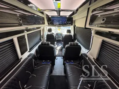 2026 Midwest Automotive Designs Luxe Cruiser D4 AWD photo 21