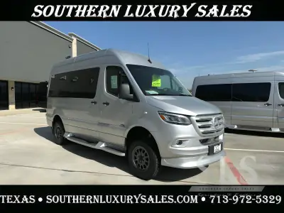 2026 Midwest Automotive Designs Luxe Cruiser D4 AWD