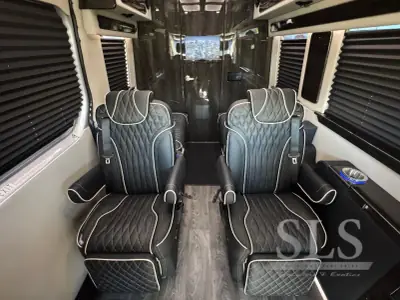 2026 Midwest Automotive Designs Luxe Cruiser D4 AWD photo 15