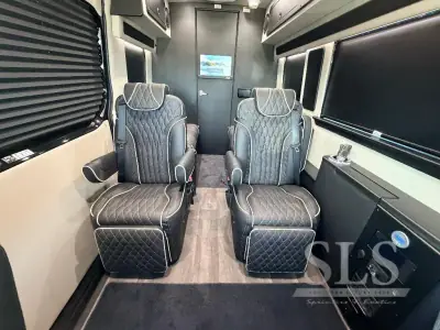 2026 Midwest Automotive Designs Luxe Cruiser D4 photo 25