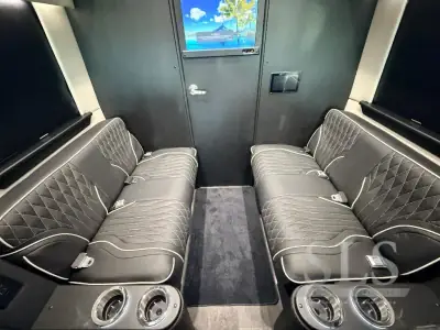 2026 Midwest Automotive Designs Luxe Cruiser D4 photo 29