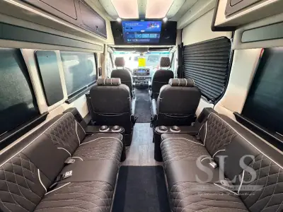 2026 Midwest Automotive Designs Luxe Cruiser D4 photo 38