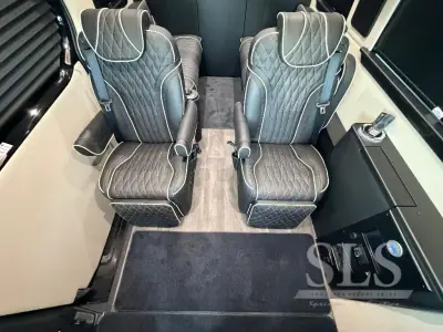 2026 Midwest Automotive Designs Luxe Cruiser D4 photo 26
