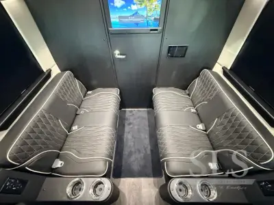 2026 Midwest Automotive Designs Luxe Cruiser D4 photo 30