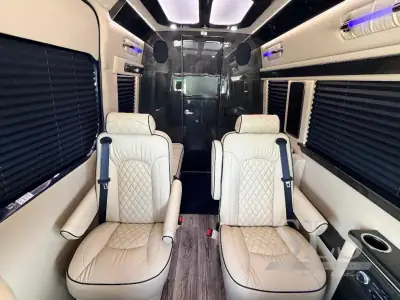 2024 Midwest Automotive Designs Luxe Cruiser D4 photo 21